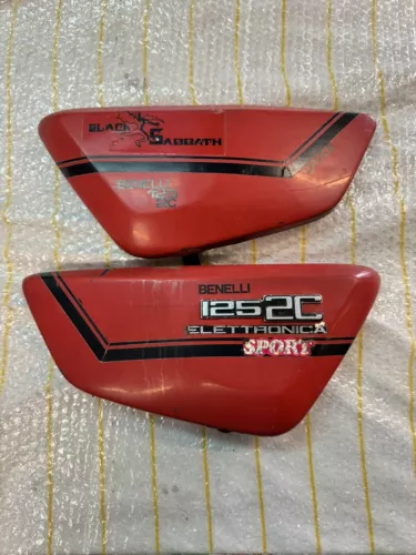 Coppia Fianchetti Laterali BENELLI 125 2C Originali